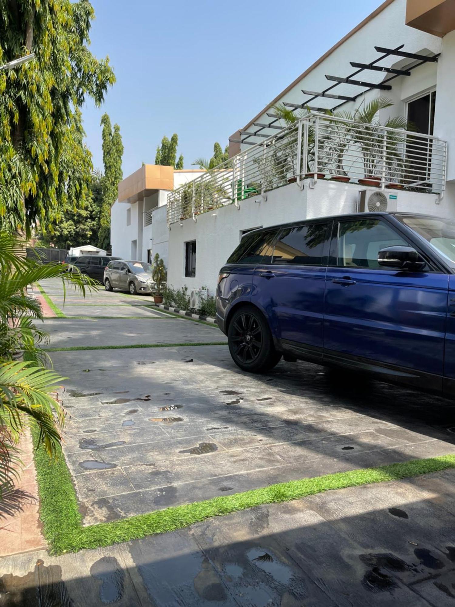Austra Hotels And Apartments Maitama Abuja Bagian luar foto