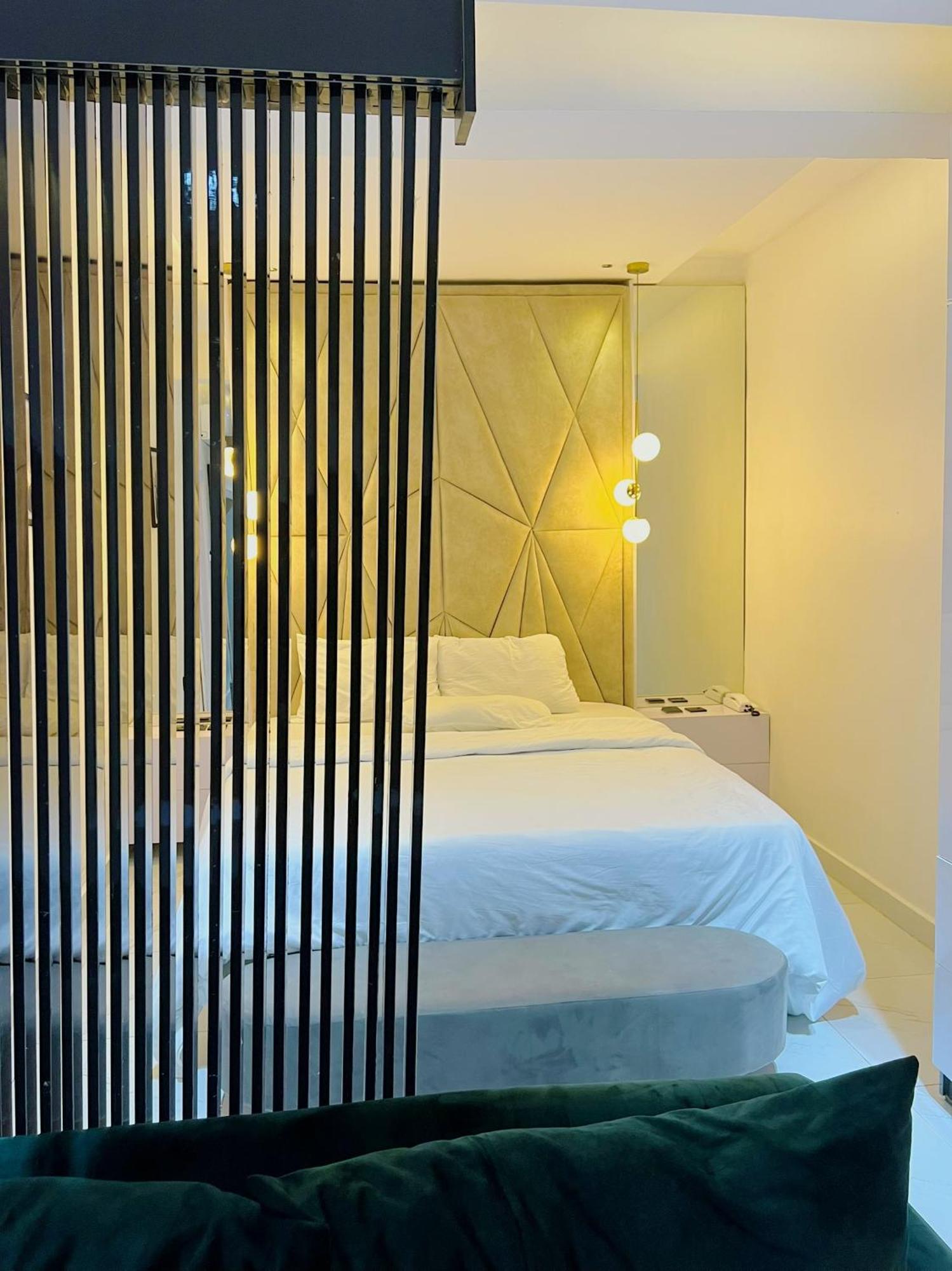 Austra Hotels And Apartments Maitama Abuja Bagian luar foto