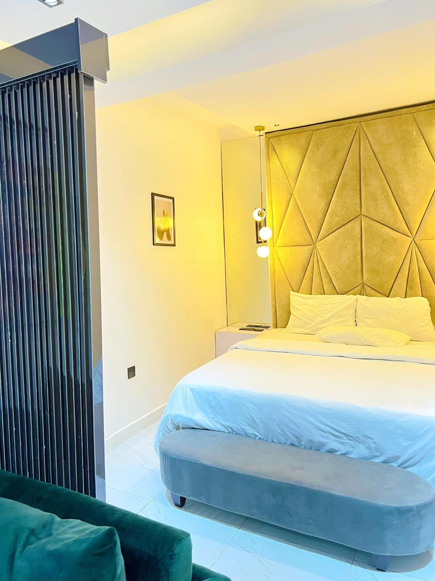 Austra Hotels And Apartments Maitama Abuja Bagian luar foto