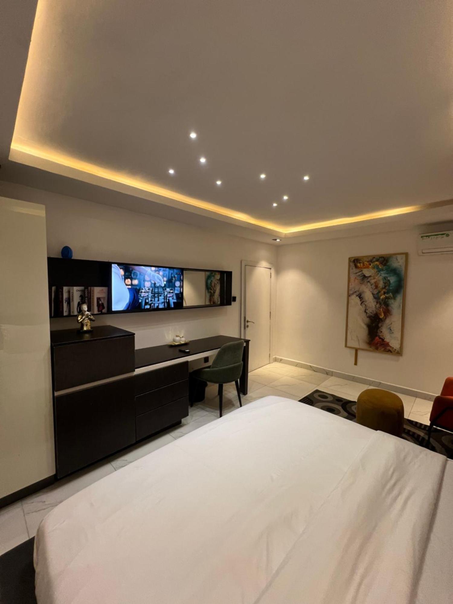 Austra Hotels And Apartments Maitama Abuja Bagian luar foto