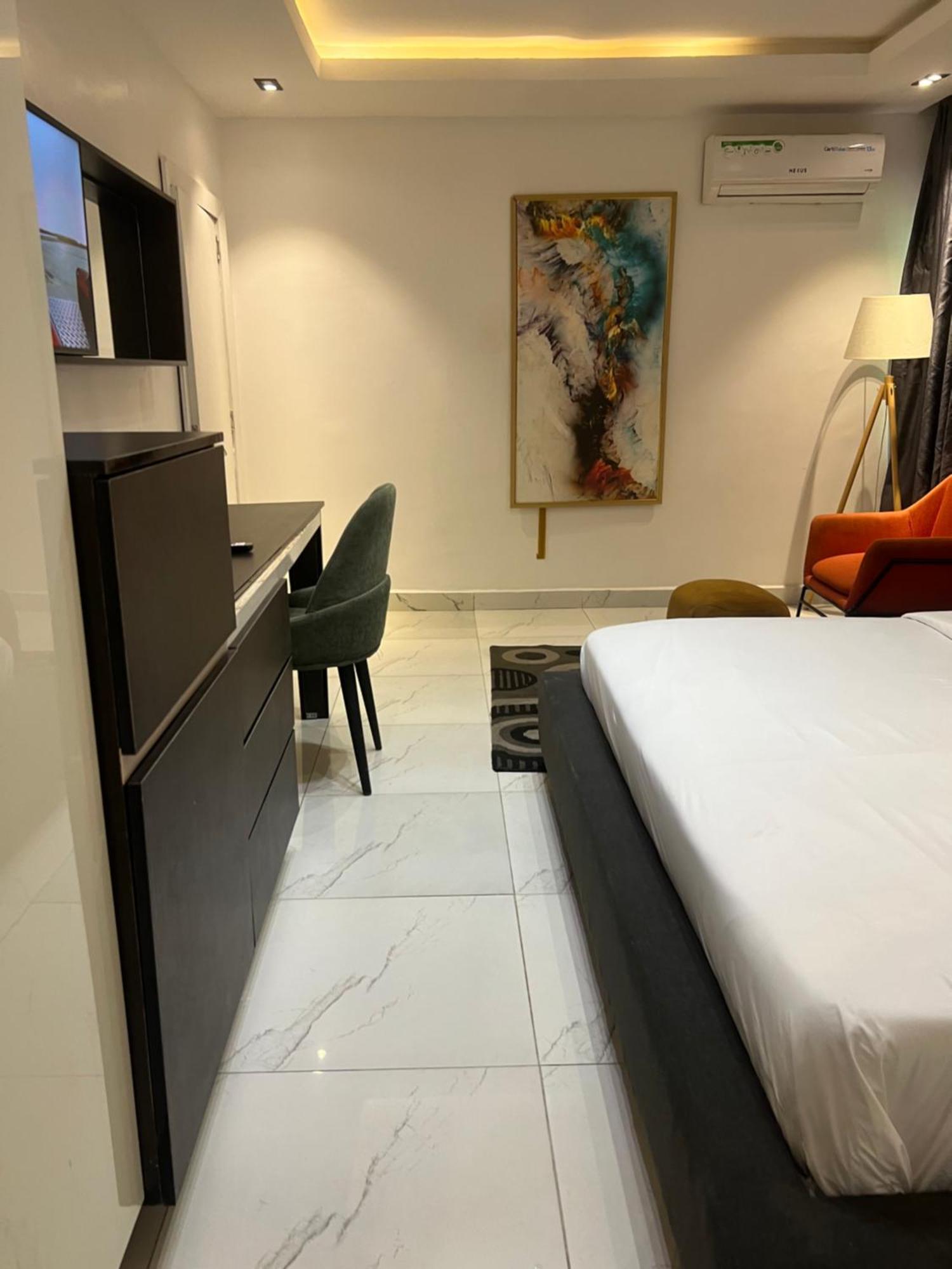 Austra Hotels And Apartments Maitama Abuja Bagian luar foto
