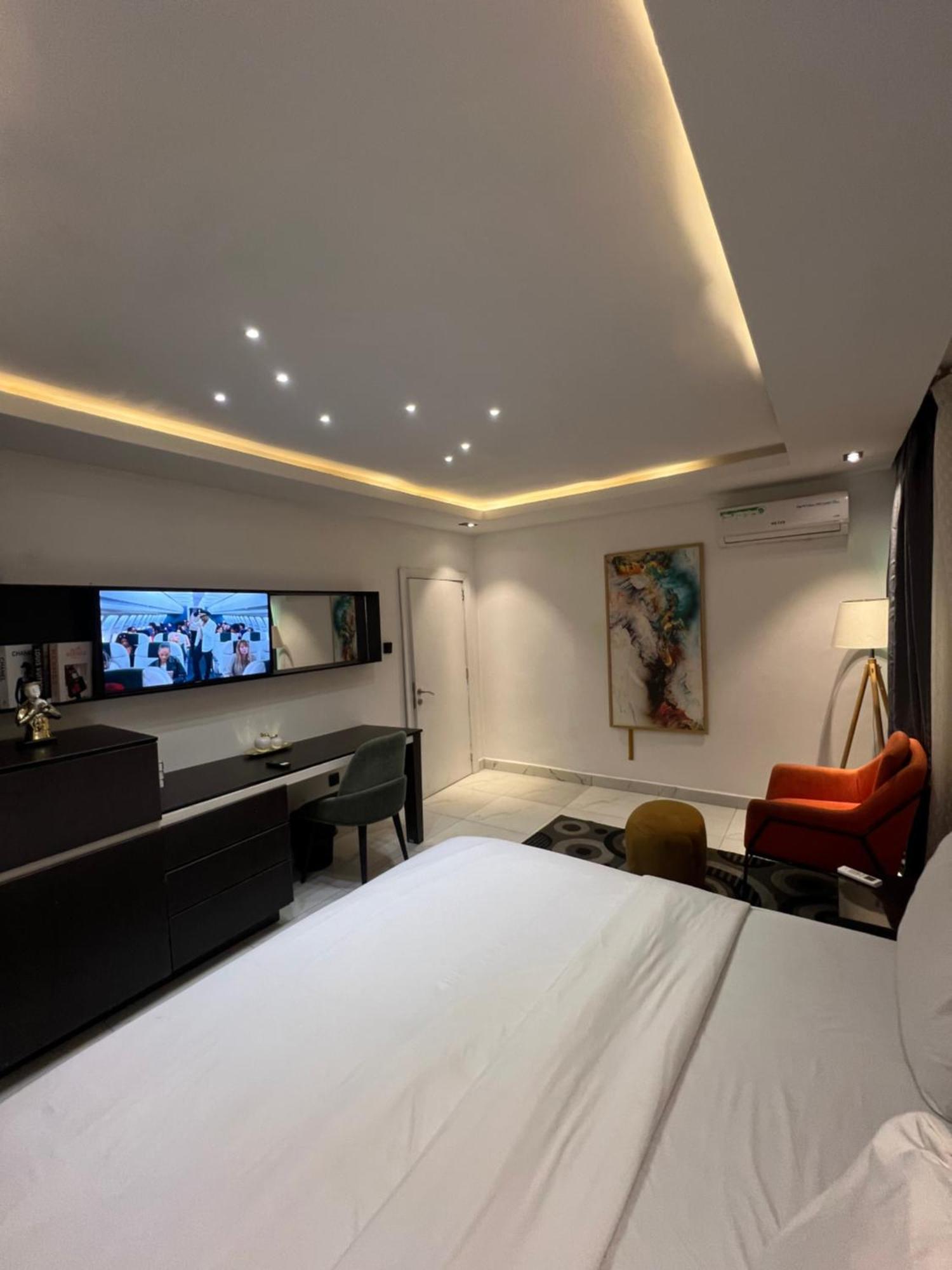 Austra Hotels And Apartments Maitama Abuja Bagian luar foto