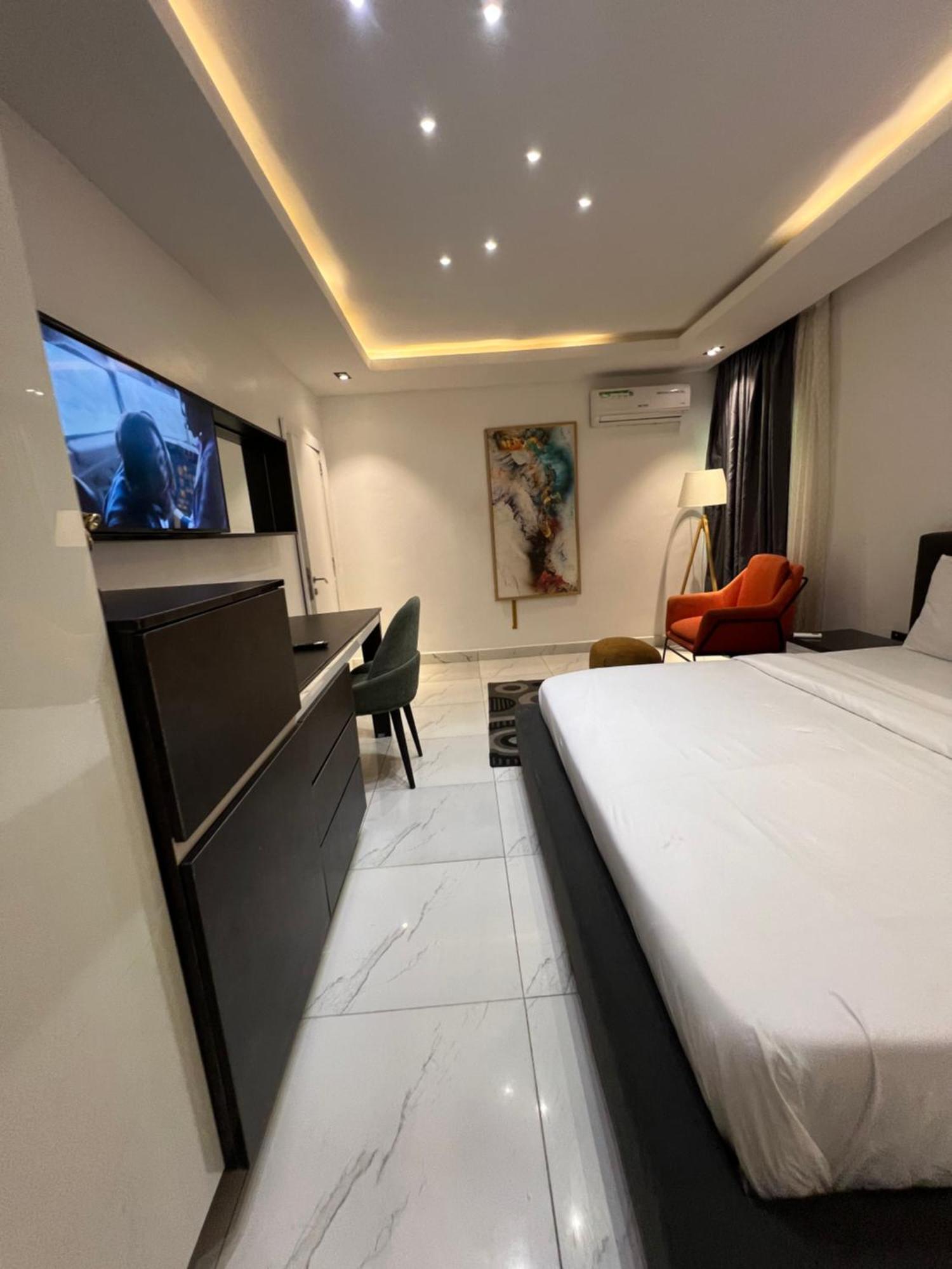 Austra Hotels And Apartments Maitama Abuja Bagian luar foto