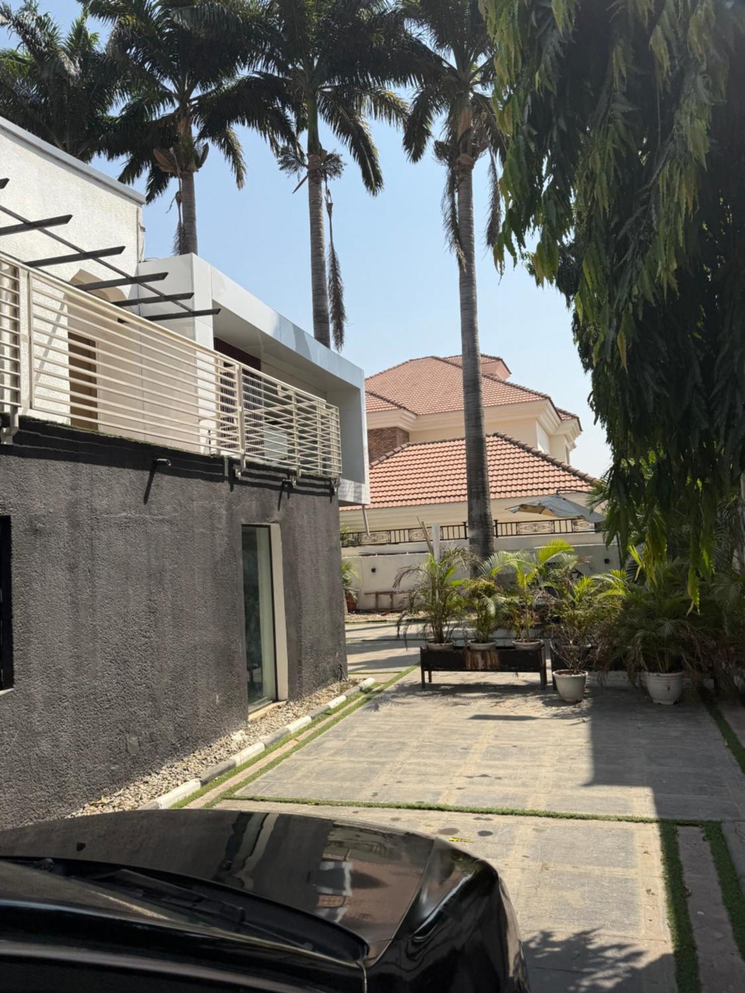 Austra Hotels And Apartments Maitama Abuja Bagian luar foto
