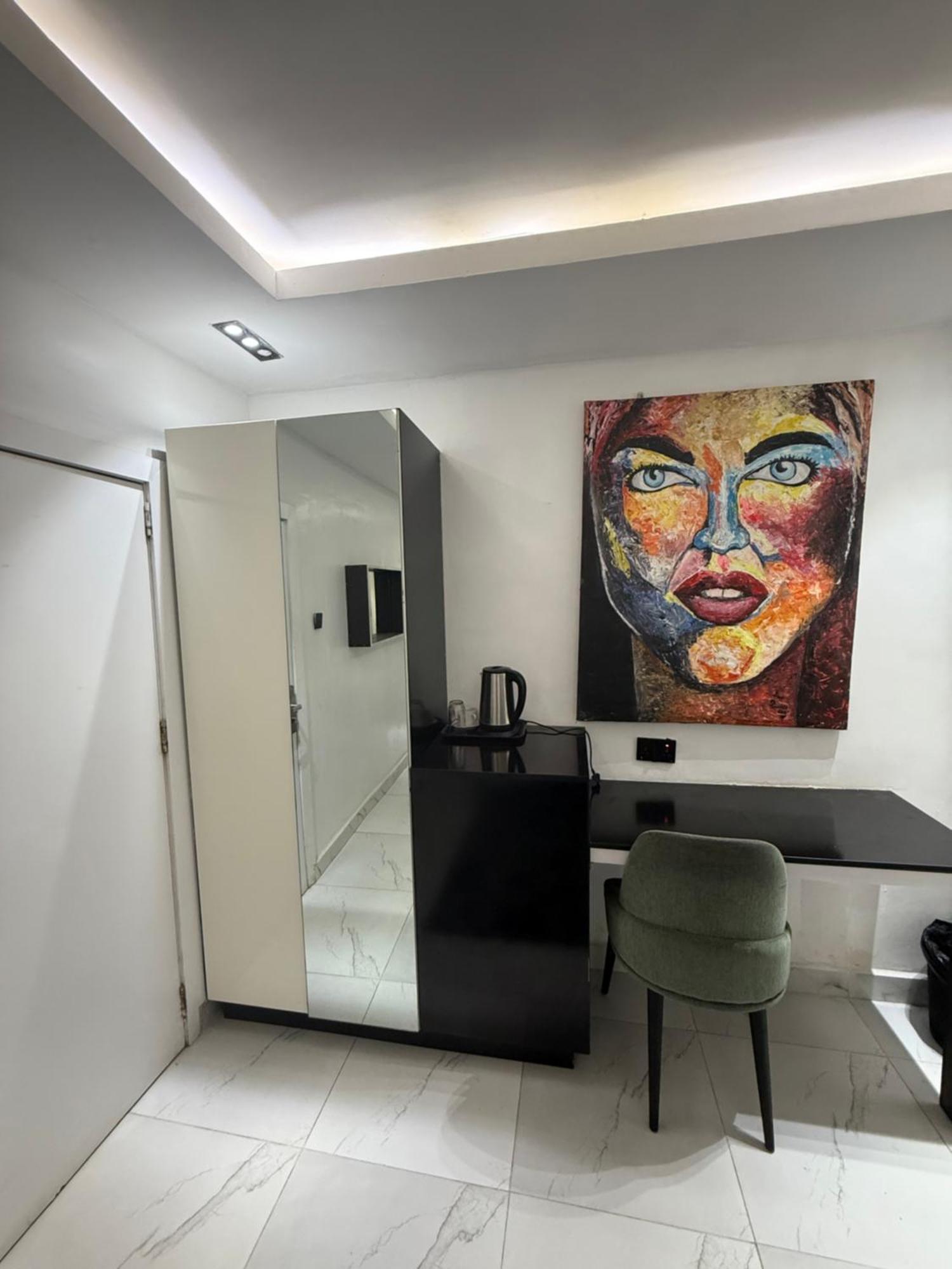 Austra Hotels And Apartments Maitama Abuja Bagian luar foto