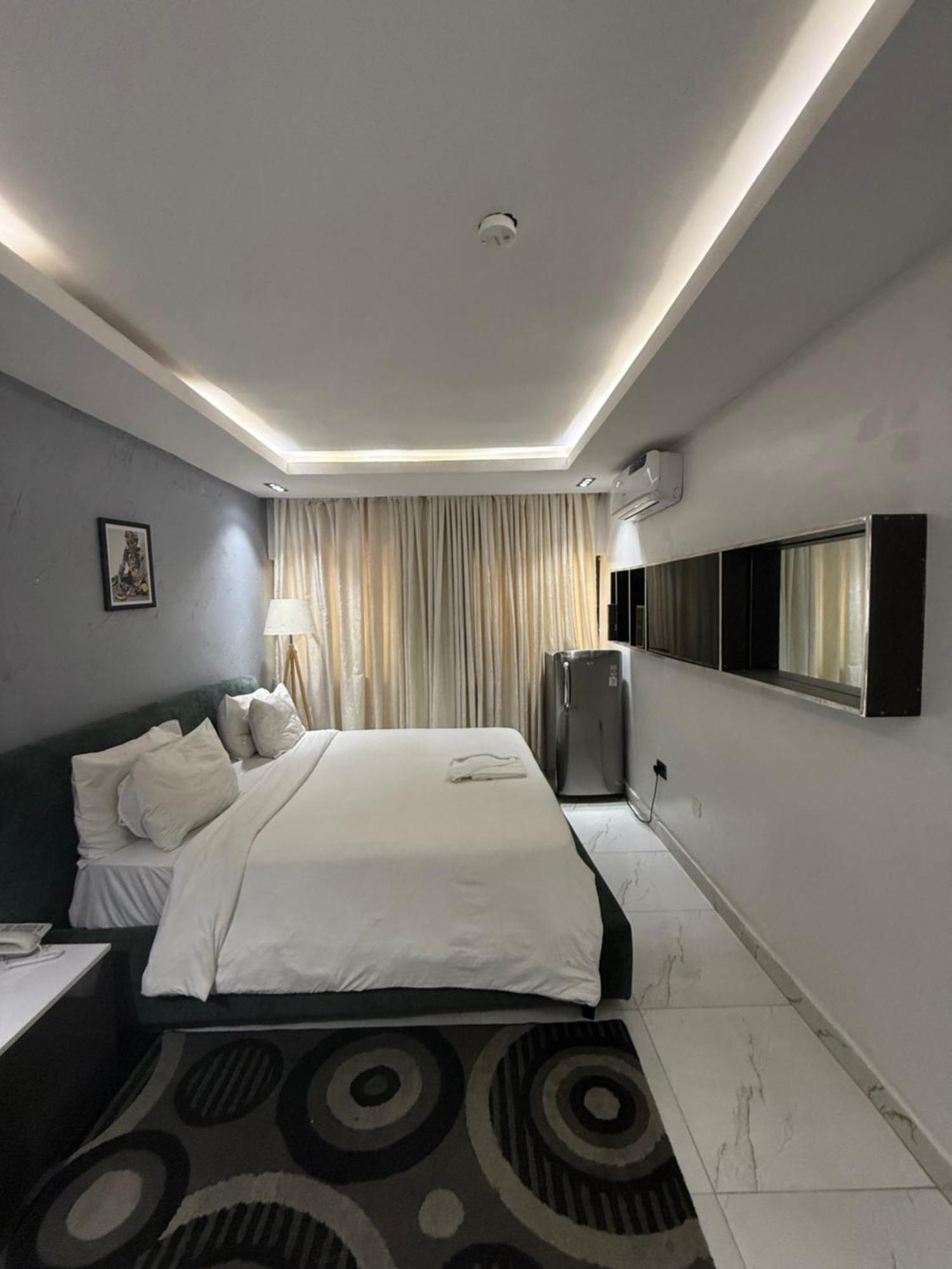 Austra Hotels And Apartments Maitama Abuja Bagian luar foto